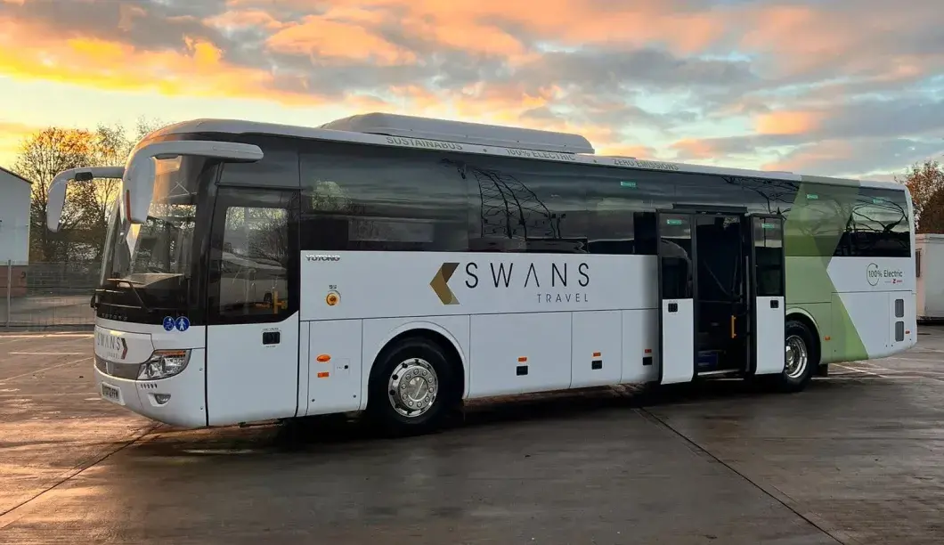 Hero coach side